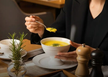 Levesfogyasztás stílusosan: amit illik, és amit nem