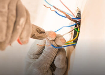 Az amerikai feszültségstandardok rejtélyei: Miért földelik a fázist és nem a nullát?