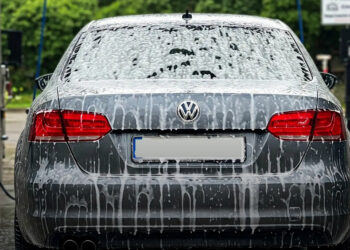 Autómosás viasszal: Megéri vagy felesleges költség? Felfedem a tapasztalatom