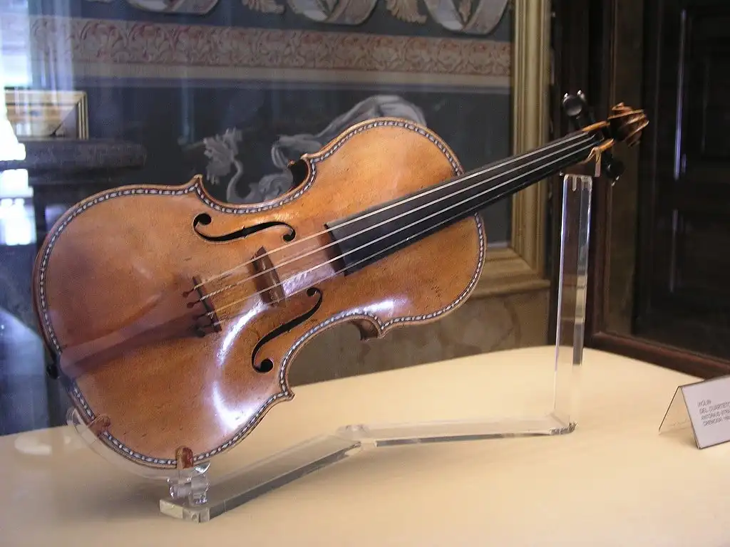 Cremona, hangszer, hegedű, hegedűkészítés, kézművesség, legenda, művészet, Stradivari, titok, zene