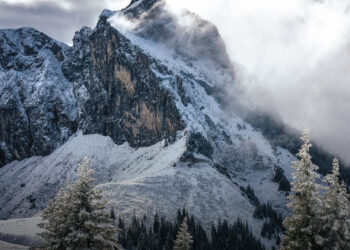 Miért nem nőhetnek a Föld hegyei 10 km fölé? A fizika szabja meg a határt