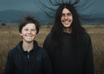 9 látszólag átlagos kép, melyek hátterében hidegrázós történetek rejtőznek