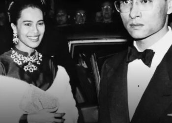 Thaiföld királyának reakciója, amikor a feleségét a testőrével találta egy ágyban