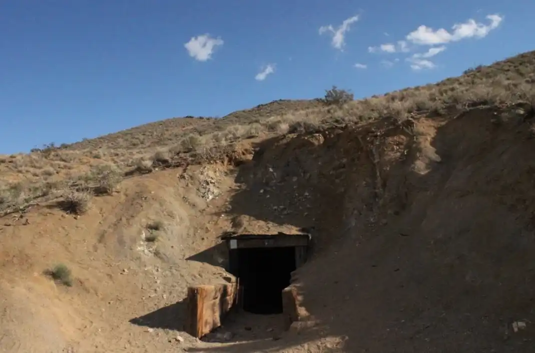 alagút, amerika, aranyláz, bányászat, emlékhely, Kitartás, megszállottság, Remete, sivatag, történelem