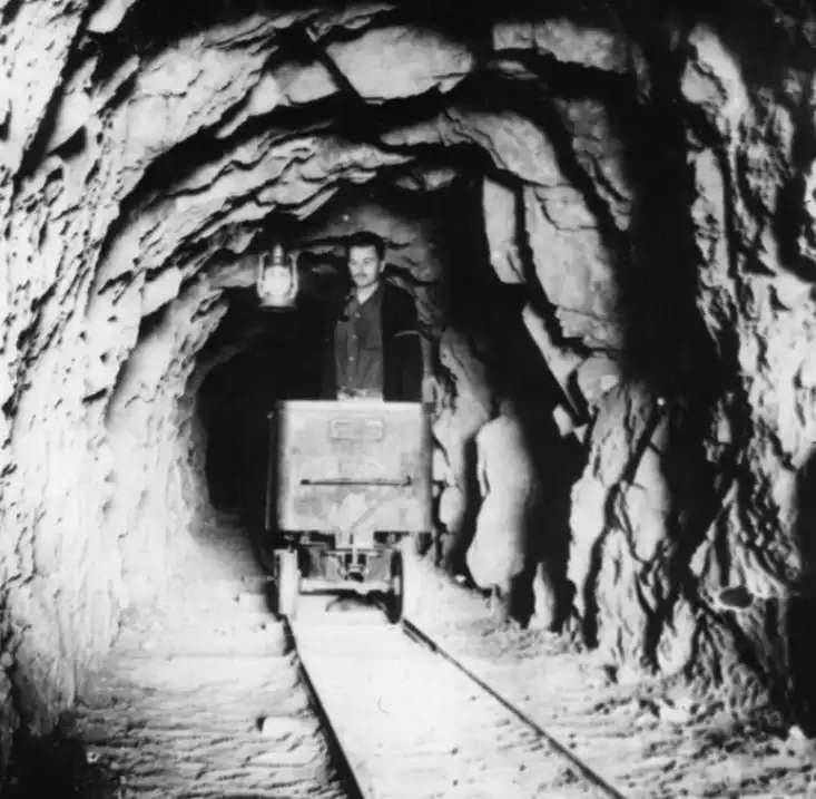 alagút, amerika, aranyláz, bányászat, emlékhely, Kitartás, megszállottság, Remete, sivatag, történelem