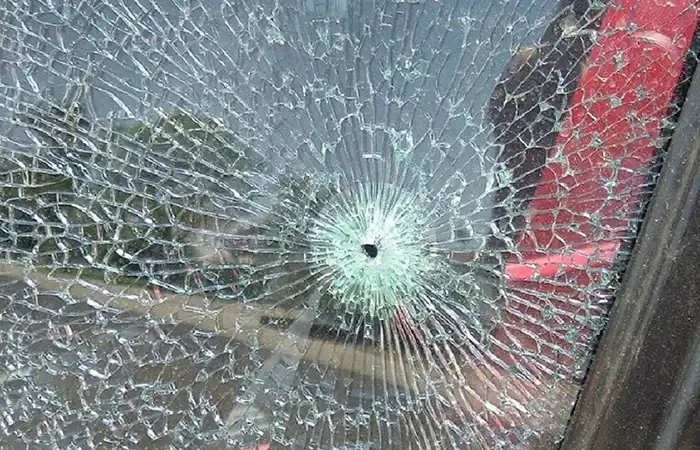 autók, ballisztika, biztonság, fegyverek, film, fizika, lövészet, tévhitek, túlélés, védelem