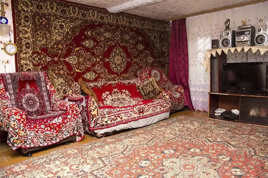 dizájn, hagyomány, lakáskultúra, nosztalgia, panel, praktikum, Státusz, szőnyeg, szovjet, történelem