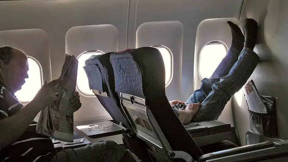 hivatás, konfliktus, munka, nehézségek, repülés, stewardess, turizmus, utasok, utazás, viselkedés