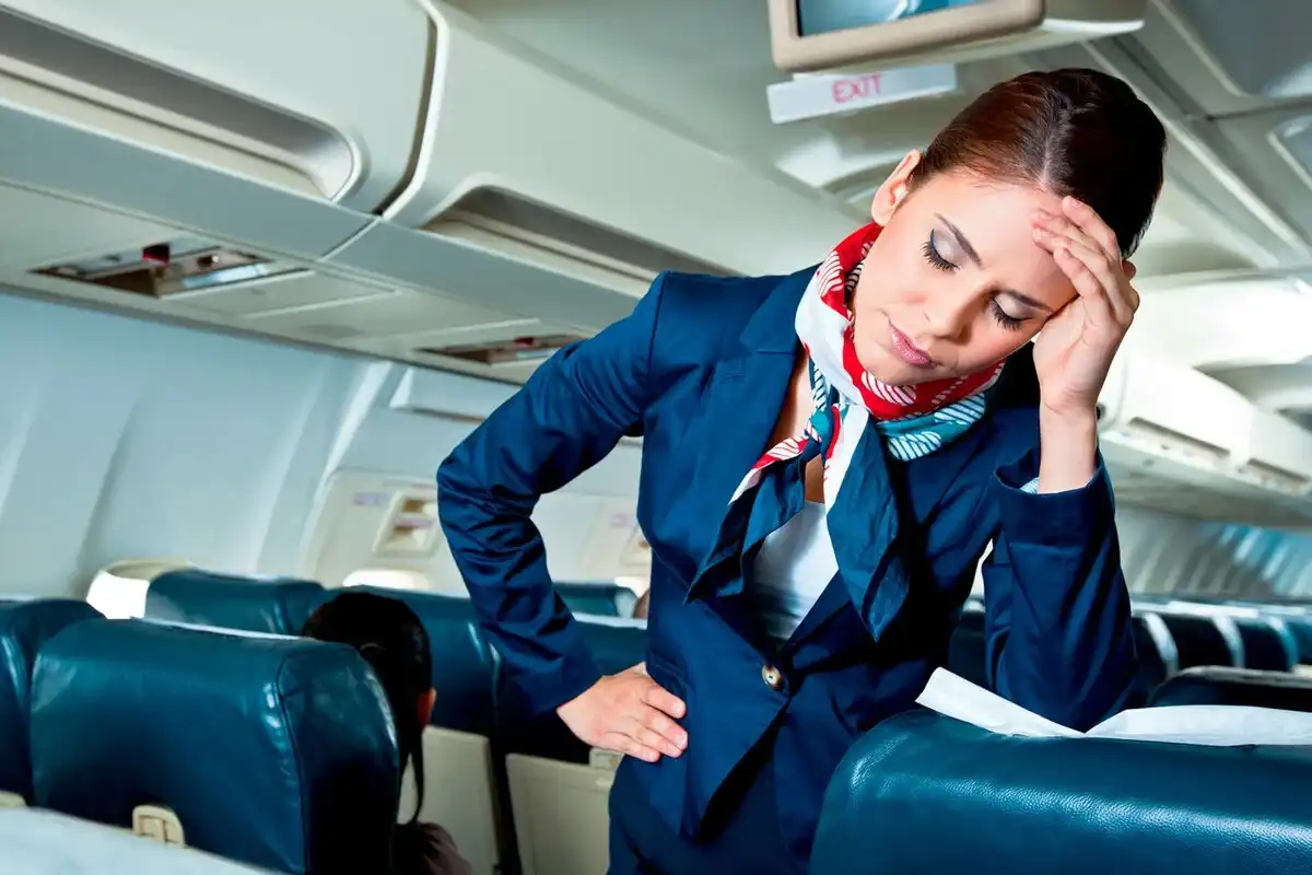 hivatás, konfliktus, munka, nehézségek, repülés, stewardess, turizmus, utasok, utazás, viselkedés