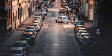 Profi szinten parkolok, mindig 5 cm-re a járdától – tartsd be ezt az elvet, és menni fog neked is