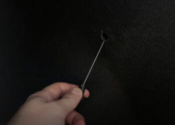 Sok autóban van egy titokzatos kábel a csomagtartóban – mi ez pontosan?