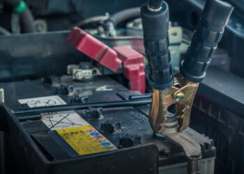 Hogyan kezeljük a lemerült akkumulátort: Praktikus tanácsok minden eshetőségre