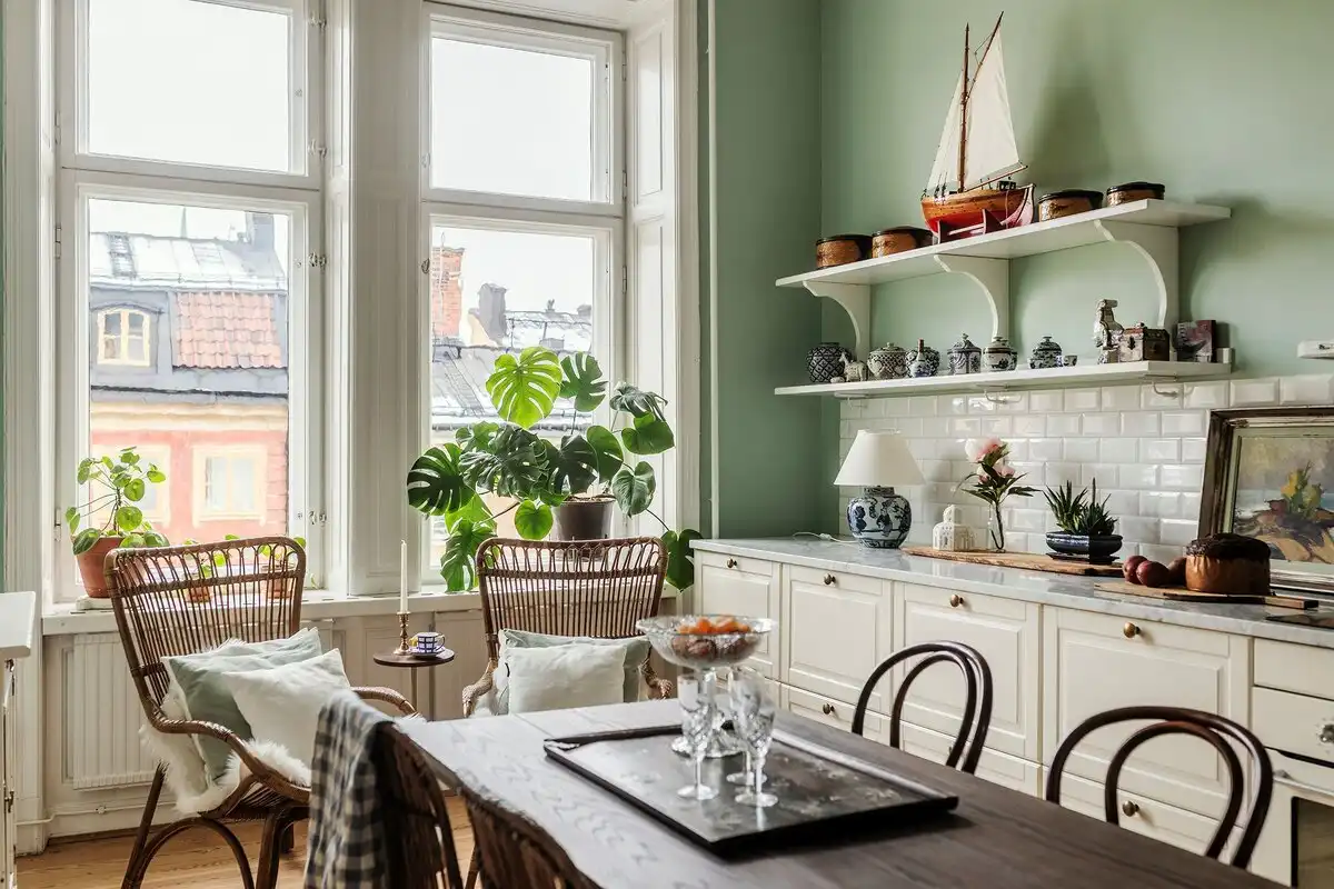 belsőépítészet, csempekályha, lakásbemutató, lakberendezés, retró, skandináv design, Stockholm, Svédország, történelmi lakás, vintage