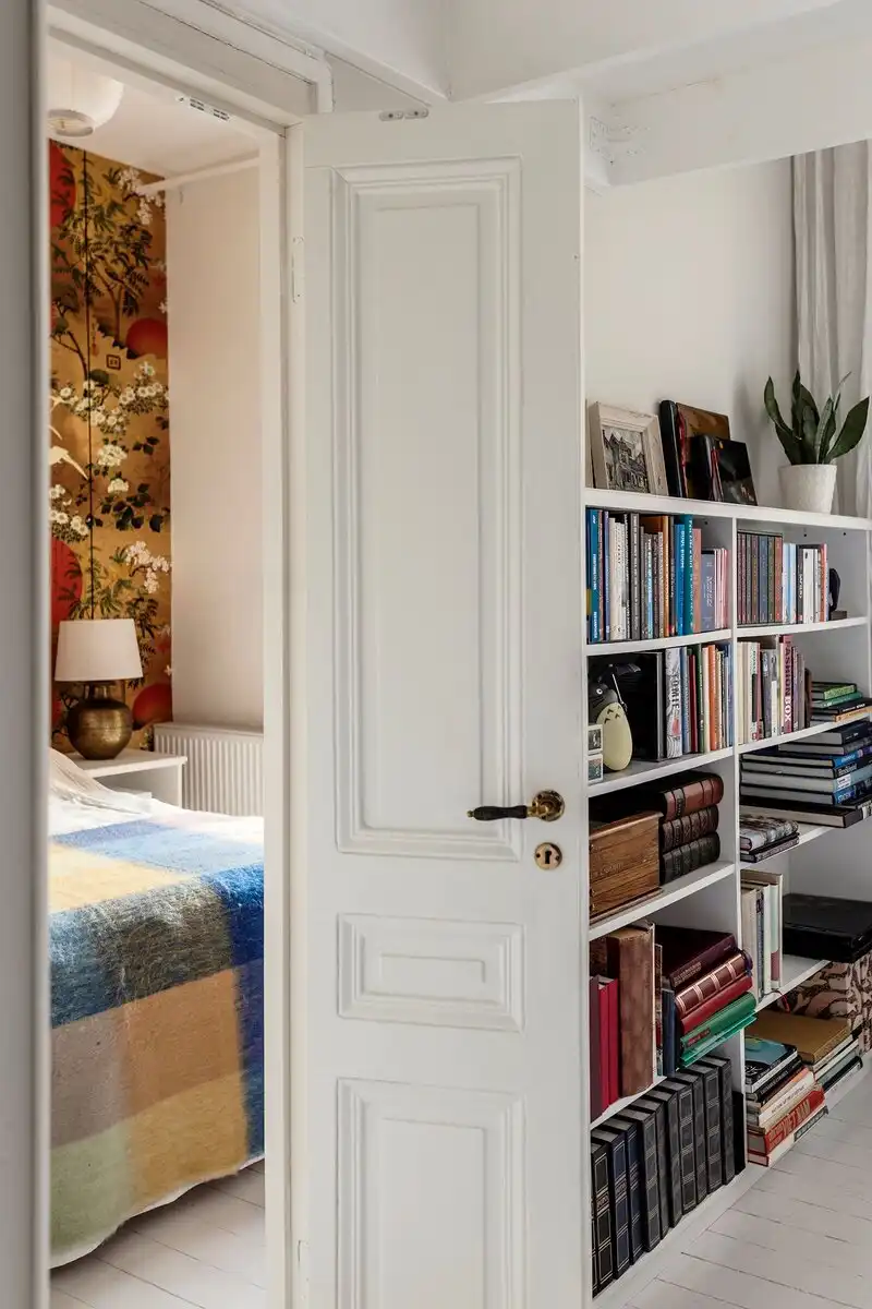 belsőépítészet, csempekályha, lakásbemutató, lakberendezés, retró, skandináv design, Stockholm, Svédország, történelmi lakás, vintage