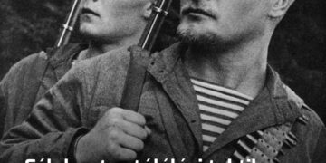 Félelmetes túlélési taktika: Mi állt annak a hátterében, hogy a szovjet tengerészek géppuskaövekbe csavarták magukat?