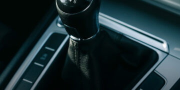 Miért nincsenek 7 sebességes manuális váltók, míg az automaták már 10 sebességesek: Egyszerű magyarázat