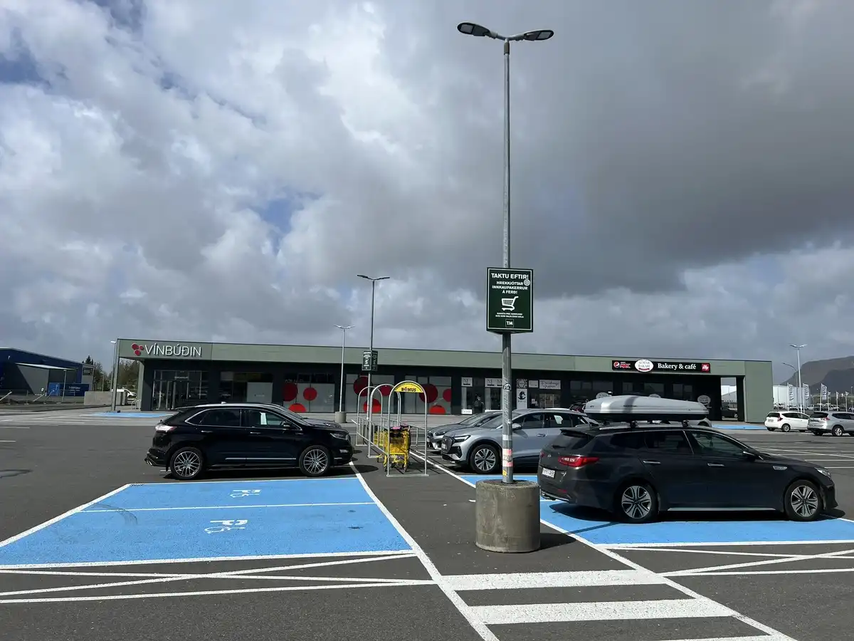 autóbérlés, európai utazás, galéria, geotermikus energia, Izland, külföldi életmód, nyaralási tippek, olcsó repülőjegy, Reykjavík, szállásfoglalás