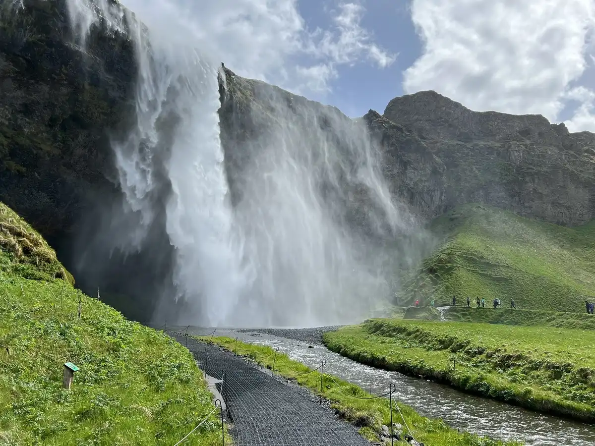 autóbérlés, európai utazás, galéria, geotermikus energia, Izland, külföldi életmód, nyaralási tippek, olcsó repülőjegy, Reykjavík, szállásfoglalás