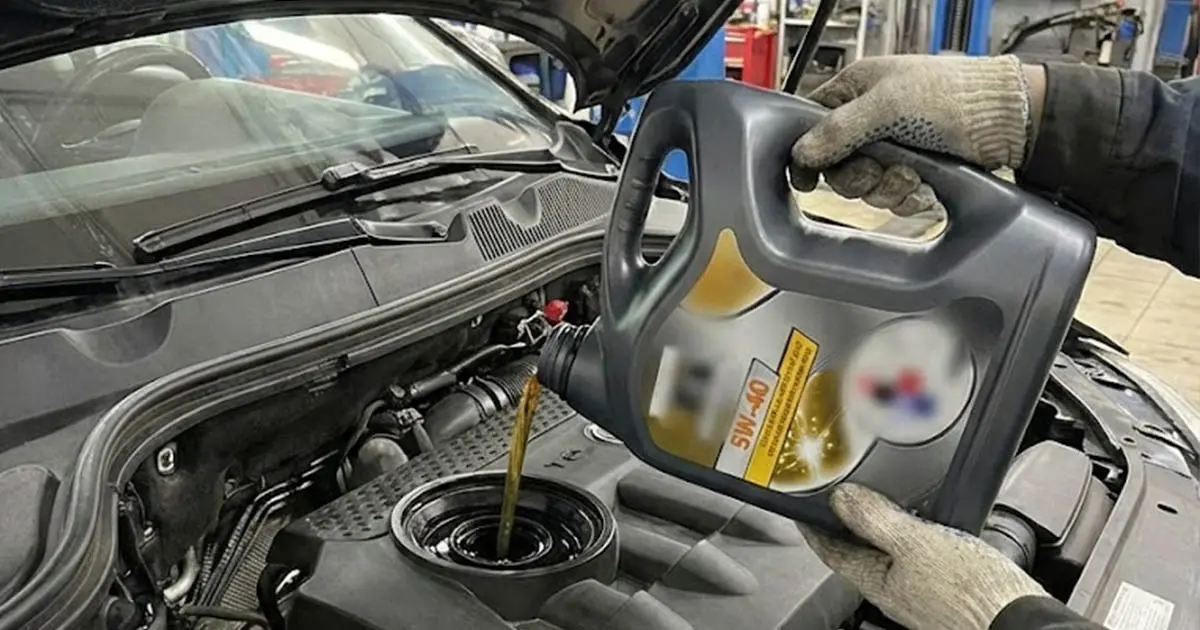 5W-30 motorolaj, 5W-40 motorolaj, autókarbantartás, autós tanácsok, autószerviz, Honda, kenőanyag, kopott motor, motorolaj csere