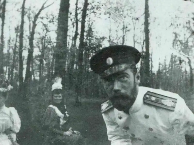Anne Frank, ékszer, fényképezőgép, Freddie Mercury, II. Miklós cár, ikertornyok, ritka fotók, történelem, veterán autó
