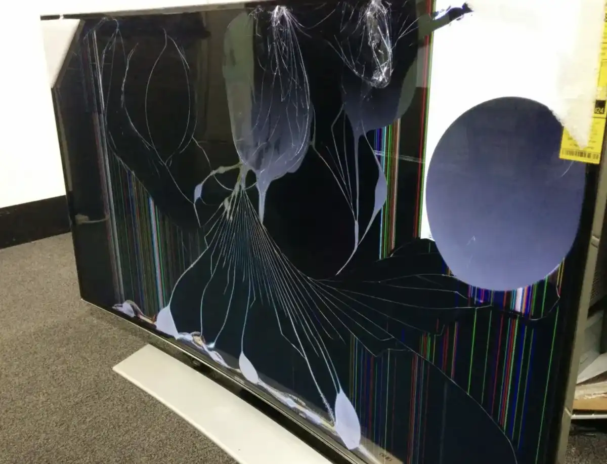 hasznos tippek, háztartási gépek, képernyő tisztítása, okostévé, OLED TV, otthoni karbantartás, spórolás, szórakoztató elektronika, televízió, túlfeszültség-védelem