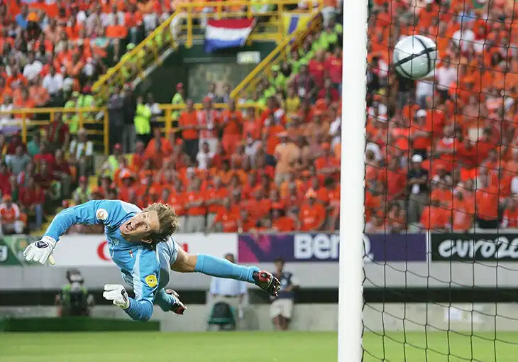 Adidas Roteiro, Adidas termékek, edzőfelszerelés, Euro 2004, kapuskesztyű, labdarúgás, profi sport, sport webshop, sportfelszerelés