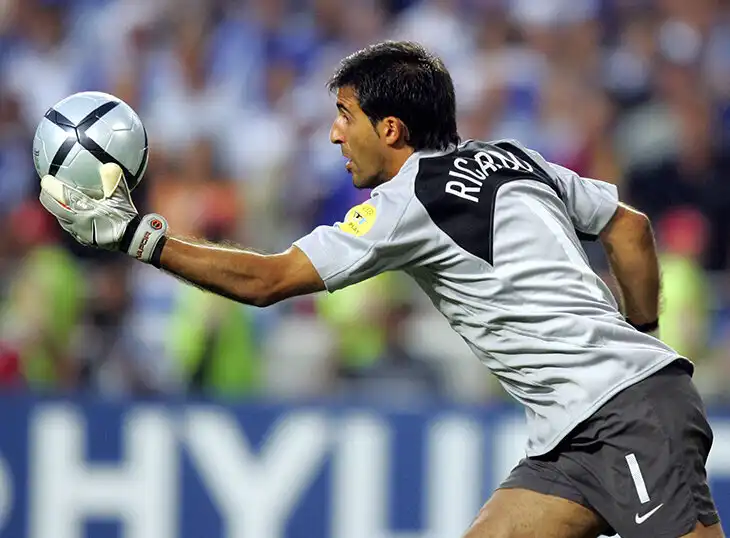 Adidas Roteiro, Adidas termékek, edzőfelszerelés, Euro 2004, kapuskesztyű, labdarúgás, profi sport, sport webshop, sportfelszerelés